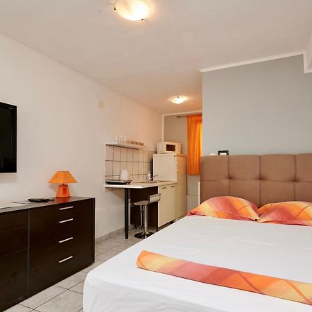 Apartments Lea Trogir Exterior photo