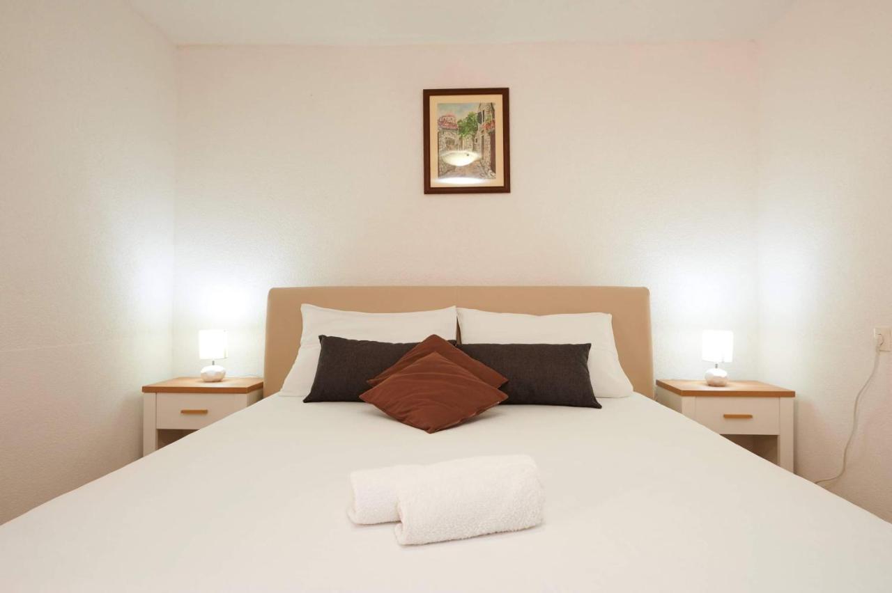 Apartments Lea Trogir Exterior photo