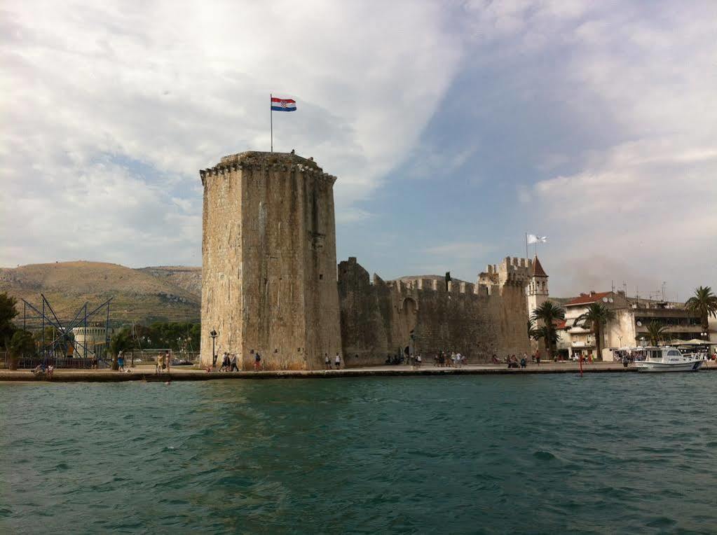Apartments Lea Trogir Exterior photo
